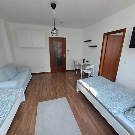 דירה Monteursunterkunft In *